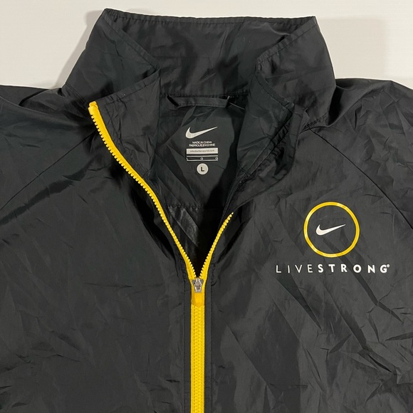 Nike Livestrong Running Jacket - Picture 2 of 3
